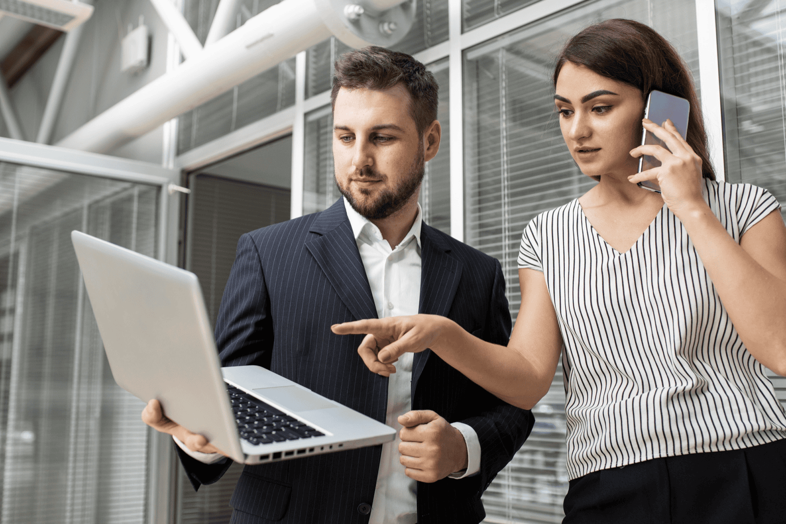 Fuga de información y protección de datos en dispositivos personales del equipo comercial