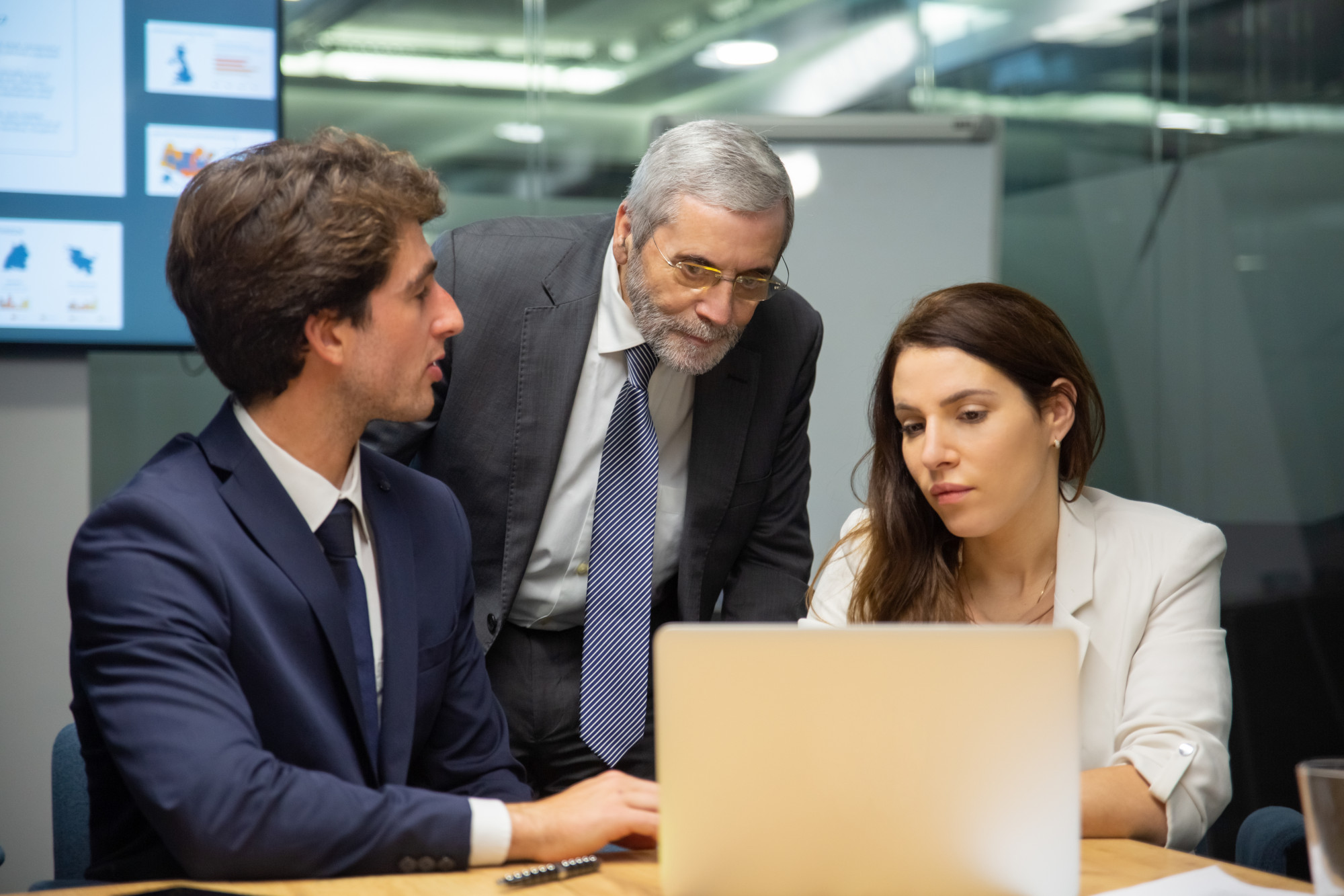Información en tiempo real para decisiones gerenciales y menor carga administrativa